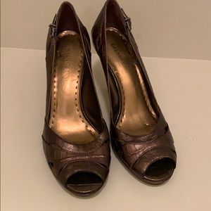 Bronze high heel shoes